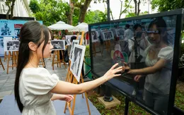 Triển lãm "Rạng rỡ tên Người" nhân kỷ niệm 135 năm Ngày sinh Chủ tịch Hồ Chí Minh