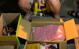 Bắt giữ 5 đối tượng mua bán trái phép 30.000 viên ma túy tổng hợp