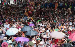 Biển người đổ về chùa Tam Chúc chiêm bái Xá lợi Phật