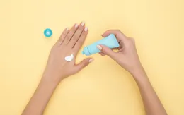 Ghi nhãn SPF 50, kiểm nghiệm chỉ 2,4: Một sản phẩm chống nắng bị thu hồi khẩn