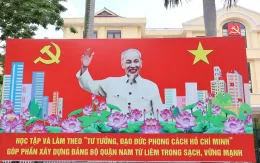 Bác vẫn cùng chúng cháu hành quân