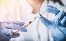 Giảm gánh nặng bệnh tật ở người lớn tuổi: Lồng ghép chẩn đoán và điều trị dự phòng bằng vaccine