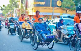 Chạm vào hồn Việt cùng tour “Xích lô - Áo dài”