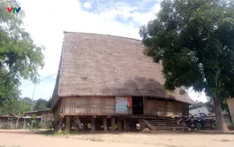 Kon Tum: Huyện ủy chỉ đạo dừng phá nhà rông làng Kon Teo để xây phòng học