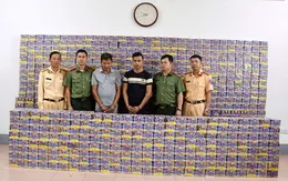Nghệ An: Bắt giữ 2 đối tượng dùng ô tô vận chuyển 1,5 tấn pháo nổ trái phép