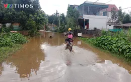 Phú Thọ: Đường liên xã ngập lụt vì mương bị lấn