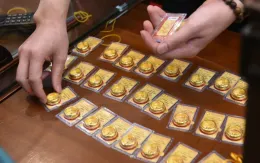 Vàng SJC không giữ được mốc 121 triệu đồng