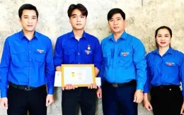 Quảng Bình: Trao Huy hiệu "Tuổi trẻ dũng cảm" cho đoàn viên cứu người đuối nước