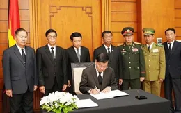 Lãnh đạo Đảng, Nhà nước Lào viếng nguyên Chủ tịch nước Trần Đức Lương