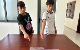 Nửa đêm xông vào ký túc xá, dẫn 9 học sinh ra nơi vắng để cướp