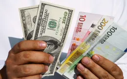 Rổ tiền tệ biến động khi ông Trump hoãn thuế EU