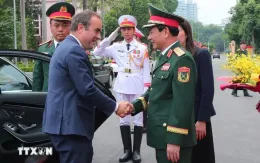 Đại tướng Phan Văn Giang tiếp Bộ trưởng Quân đội Pháp Sébastien Lecornu