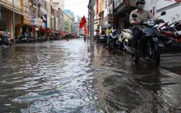 Triều cường ở mức cao, mưa lớn, gió mạnh và sóng cao trên đất liền và trên biển