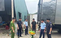 Phát hiện kho lạnh chứa 25 tấn mực, chân gà, sách bò bốc mùi, không rõ nguồn gốc