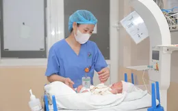 Tìm người thân cho bé sơ sinh bị bỏ rơi ven đường