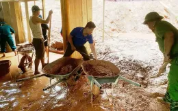 Tim thấy thi thể nam thanh niên bị lũ cuốn trôi ở Nghệ An