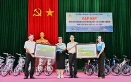 Hội Liên hiệp phụ nữ tỉnh Cà Mau mang yêu thương đến đảo xa