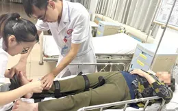 Gãy xương vì corticoid: Một cú ngã, cái giá của sự chủ quan