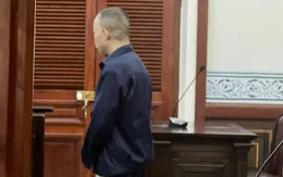 Người đàn ông nước ngoài trộm cắp tiền trên máy bay từ TP Hồ Chí Minh lãnh án