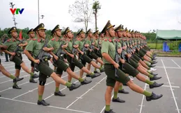 Khối sĩ quan Gìn giữ hòa bình LHQ "vượt nắng thắng mưa" chờ ngày duyệt binh Quốc khánh