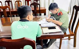 Nhận hơn 1,7 tỷ đồng từ tài khoản lạ, tài xế công nghệ tìm người trả lại