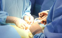 Cô gái 27 tuổi suy thận giai đoạn cuối vì thức khuya và uống nước ngọt