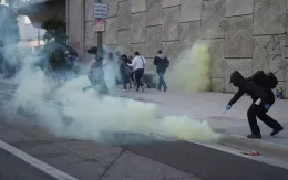 Đối đầu trong vấn đề nhập cư "đốt nóng" Los Angeles