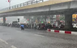 Dù không đổ bộ, áp thấp nhiệt đới vẫn có thể gây mưa to cục bộ trên 450mm cho miền Trung