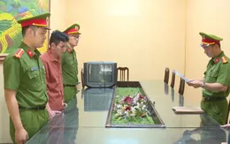 Khởi tố 2 đối tượng sản xuất khô gà, khô bò, heo cháy tỏi giả