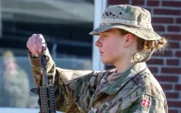 Đan Mạch áp dụng nghĩa vụ quân sự với phụ nữ