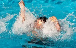 Cứu sống bé trai 4 tuổi bị ngạt nước nặng nhờ sơ cứu đúng cách