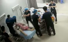 Tai nạn sét đánh giữa cánh đồng: Cảnh báo thói quen làm việc dưới mưa