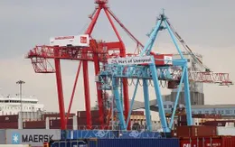 Mỹ giảm thuế quan cho Anh