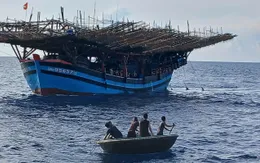 Nhà giàn DK1/21 kịp thời cấp cứu ngư dân trên biển