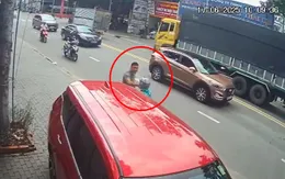 Bắt khẩn cấp đối tượng hành hung nữ tài xế xe ôm công nghệ giữa đường