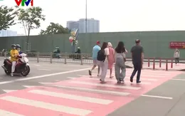 TP Hồ Chí minh thí điểm đèn cảnh báo vạch đi bộ: Người dân tự tin băng qua đường