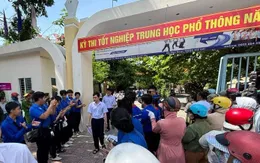 Ngày thi đầu tiên tại Khánh Hòa: An toàn, nghiêm túc và những dư âm từ đề văn 'bầu trời Tổ quốc'.