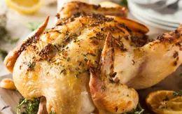 Gà nướng cả trái chanh: Món ngon đơn giản mà tinh tế