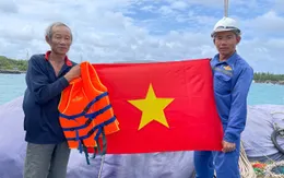 Hải quân sửa chữa tàu cá ngư dân tại Trường Sa