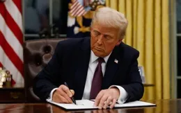 Tổng thống Trump ký thông qua "Dự luật lớn và đẹp”