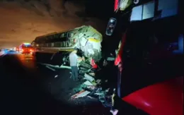 Hai xe khách giường nằm tông nhau trên cao tốc Vĩnh Hảo - Phan Thiết, 3 người chết