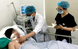 Hai người đàn ông mắc sởi nguy kịch, biến chứng nặng