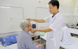 Cụ bà 96 tuổi vượt ca mổ ung thư da hiếm, sát mí mắt