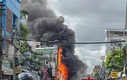 Cháy cửa hàng điện thoại ở trung tâm thành phố Cần Thơ