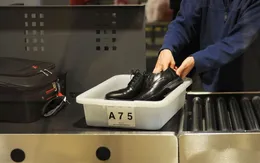 Mỹ bỏ quy định cởi giày tại sân bay