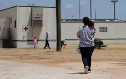 Người nhập cư ở Mỹ có thể bị trục xuất đến quốc gia xa lạ