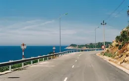 Đẩy nhanh tiến độ đầu tư xây dựng hệ thống đường bộ ven biển