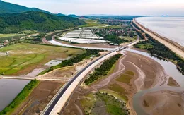 Đẩy nhanh tiến độ đầu tư xây dựng hệ thống đường bộ ven biển