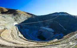 Apple đầu tư 500 triệu USD vào đất hiếm