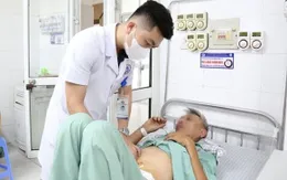Ngậm tăm, ăn vội: Thủng ruột lúc nào không biết